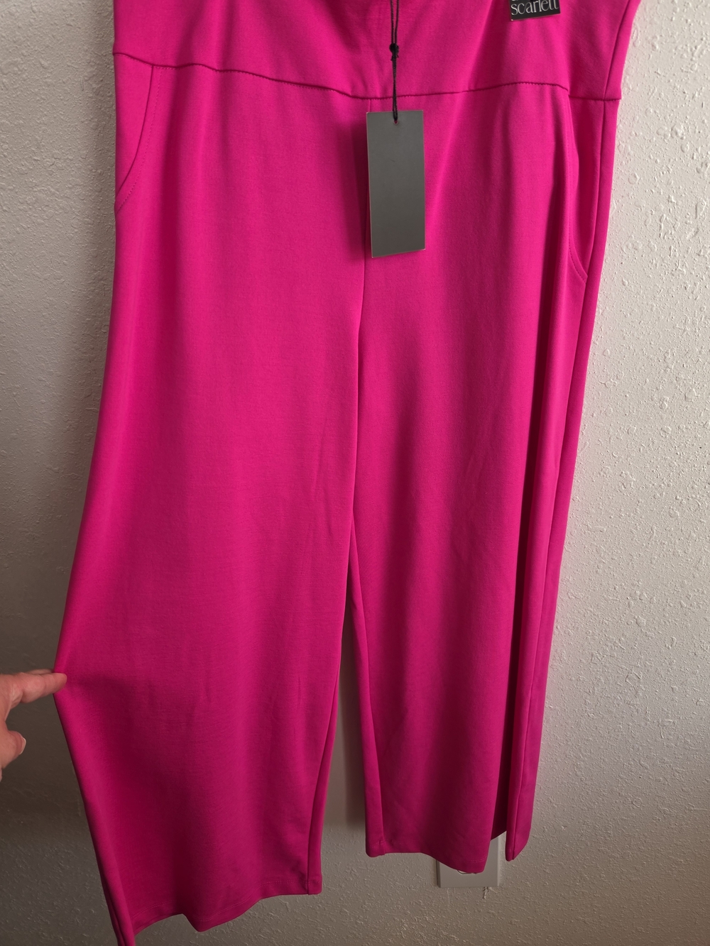 Dear Scarlett Magic Cropped Pants Large Hot Pink Wide Leg Pull On NWT - Picture 2 of 8